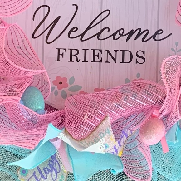 Welcome friends egg shaped Easter wreath - Picture 2 of 6